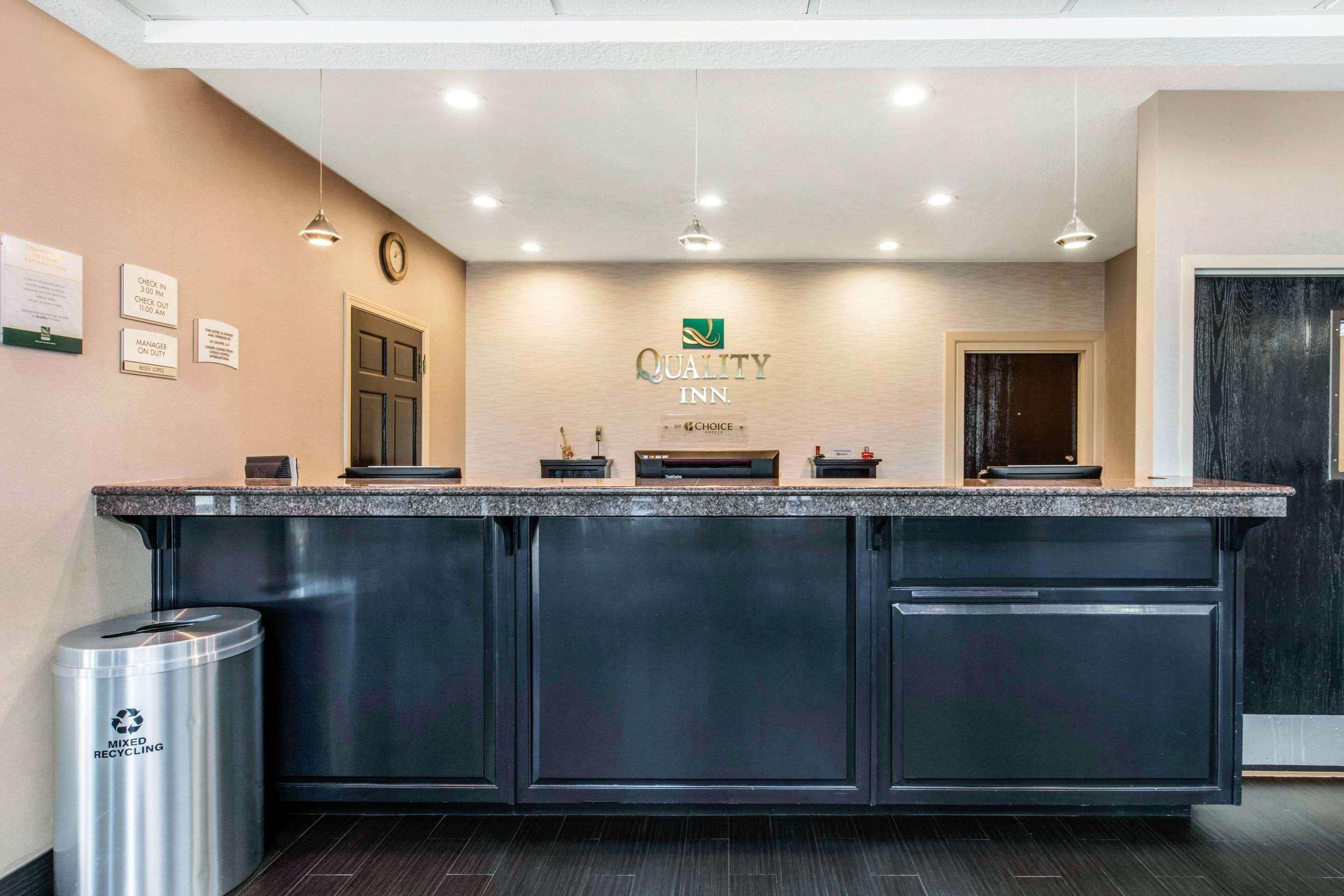Quality Inn Airport I-240 Memphis Exterior photo