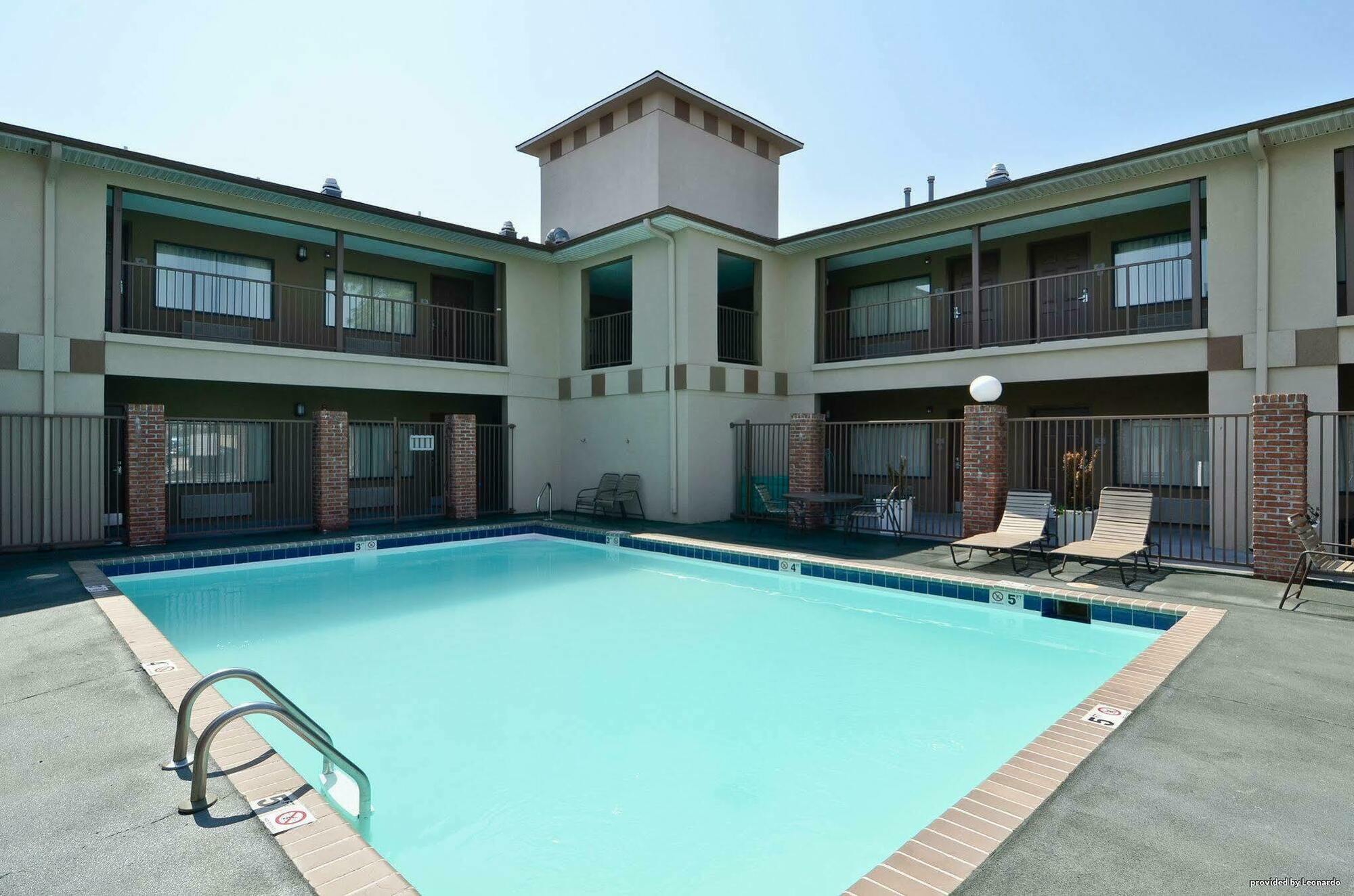 Quality Inn Airport I-240 Memphis Exterior photo