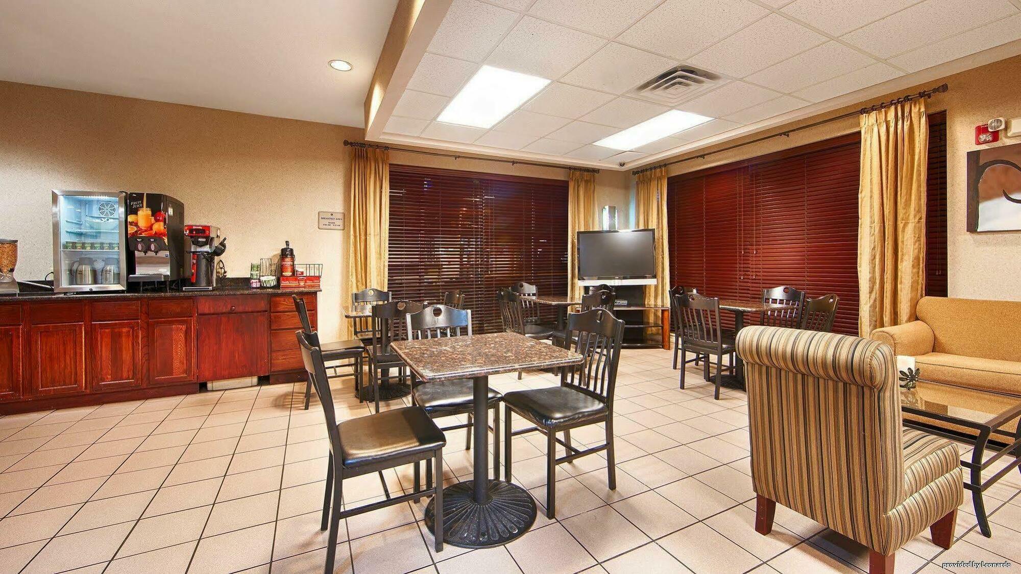 Quality Inn Airport I-240 Memphis Exterior photo